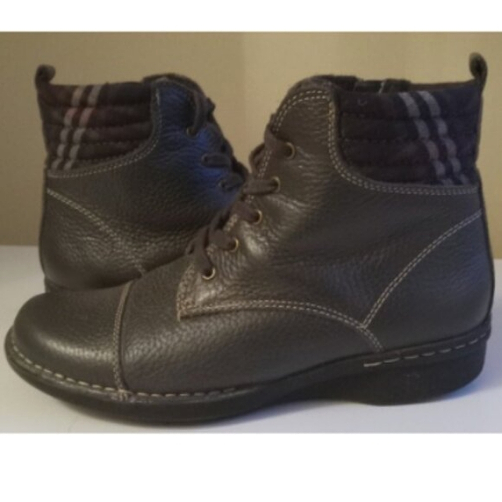 Clarks Boots Size 7